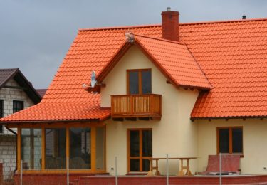 Haus aus geklebtem Holz